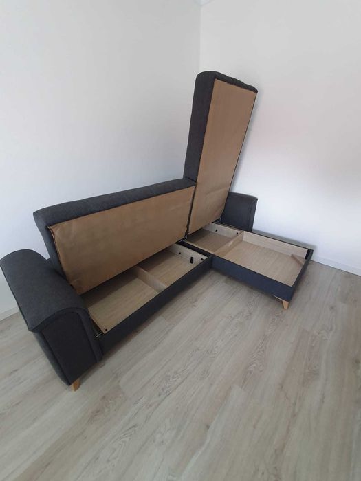 Sofá-cama com arumação