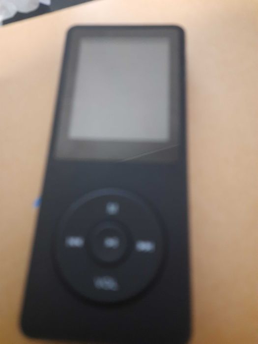 AGPTEK A02 Leitor de MP3, 8 GB Memória Novo ""   - PRETO OU AZUL