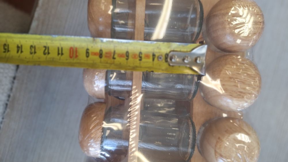 Przyprawnik obrotowy na 12 przypraw w drzewa kauczukowego