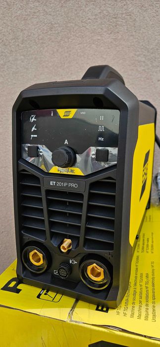 Зварювальний інвертор ESAB Rogue ET 201i PRO