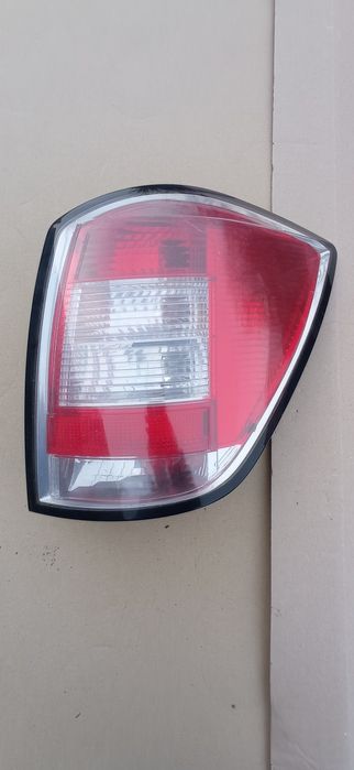 Lampa prawa tylna Opel Astra H kombi