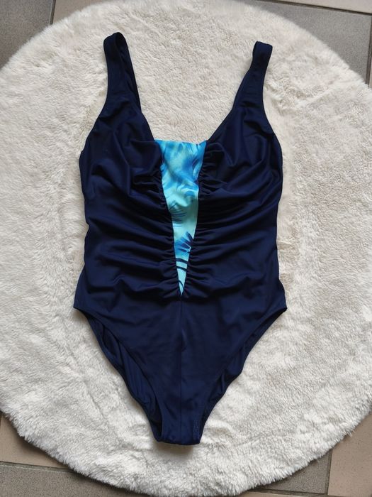 Strój kąpielowy jednoczęściowy wyszczuplający