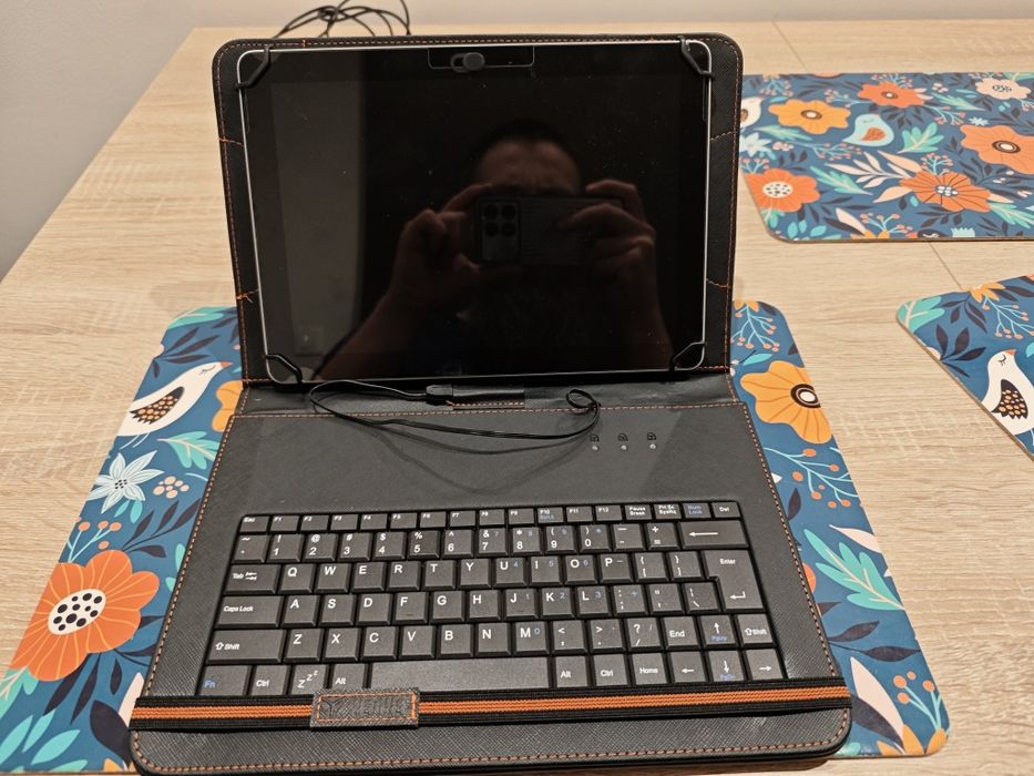 Tablet Microsoft Surface Go 1824 4/64GB bogaty zestaw