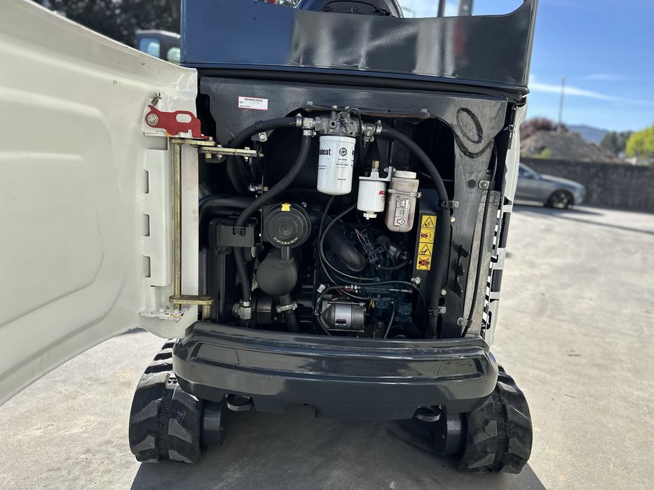 Mini-giratória BOBCAT E17