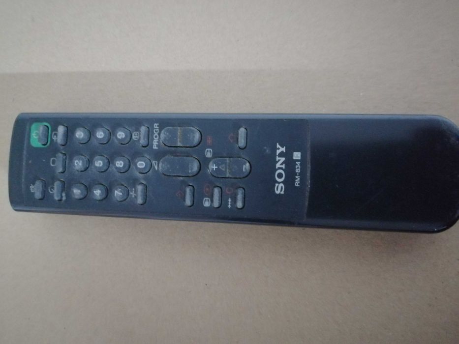 Televisor Sony a cores, Mod. KV-14T1E, com comando original.