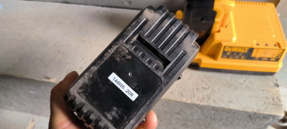 Baterie + ładowarka DeWalt 36v