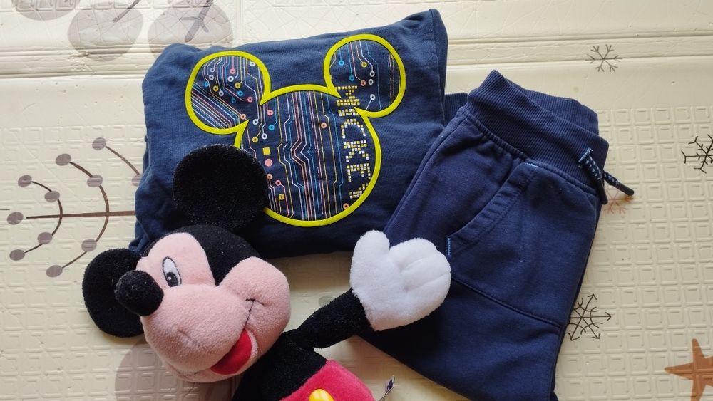 Fato treino Mickey bebé 18-24 meses