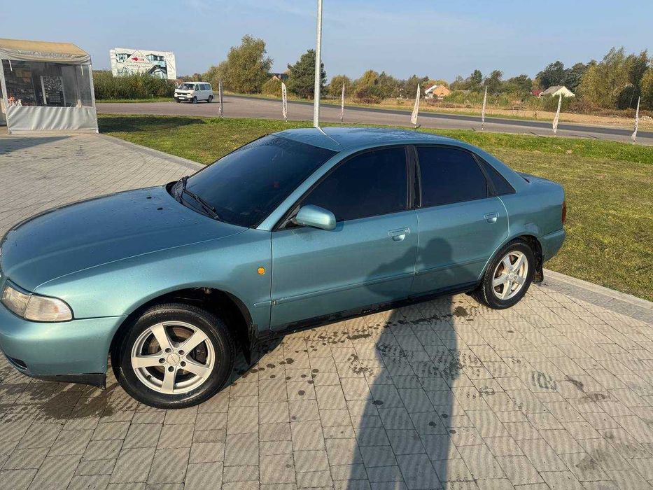 Автомобіль audi a4 b5