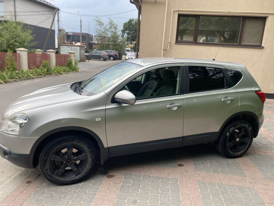 Nissan Qashqai 2.0 дизель АВТОМАТ