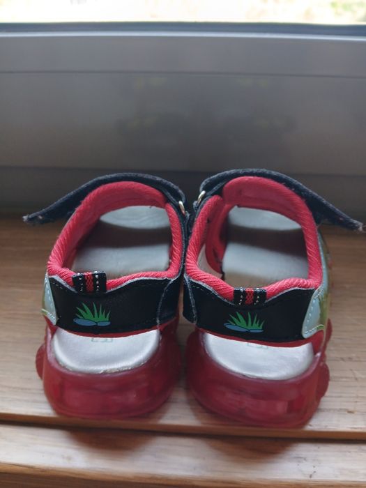 Vendo Sandálias Menino
