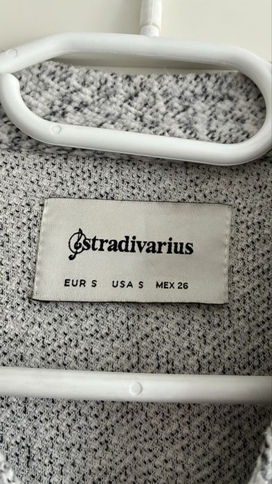 Szary plaszcz narzutka kardigan Stradivarius S/36 melanzowy zapinany