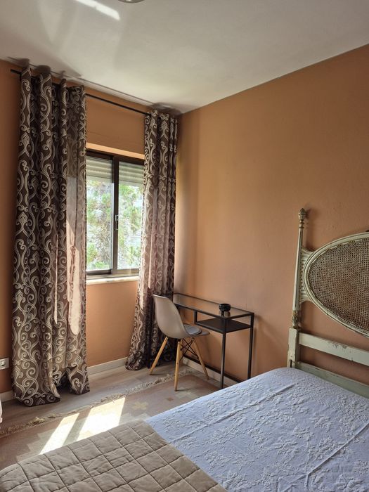 Quarto INDIVIDUAL p/ Alugar :Bessa/Porto