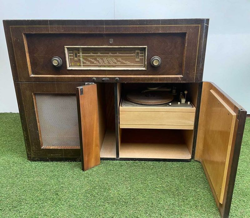 rádio gira discos de móvel vintage, para restauro