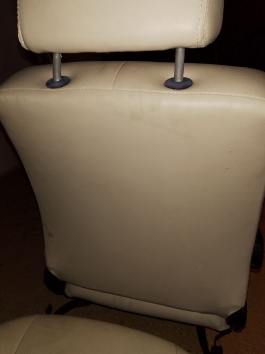 Fotele AUDI 80 B4 sedan obszyte