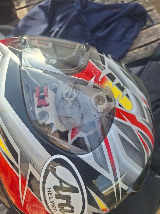 Arai tamanho M com pin lock
