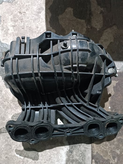 Впускний колектор Ваз Калина 1117