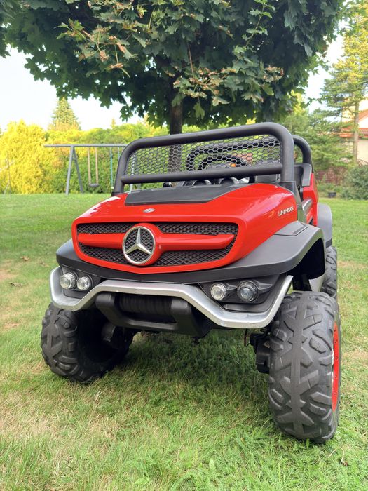 Dzieciecy samochód na akumulator - Mercedes