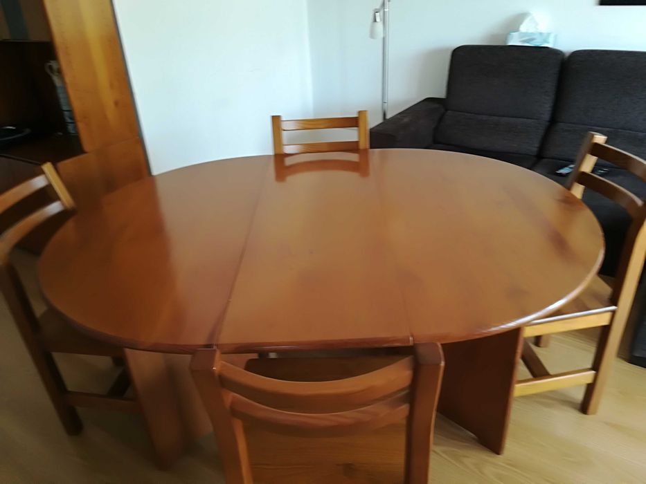 Mesa de Sala Cerne com 4 cadeiras