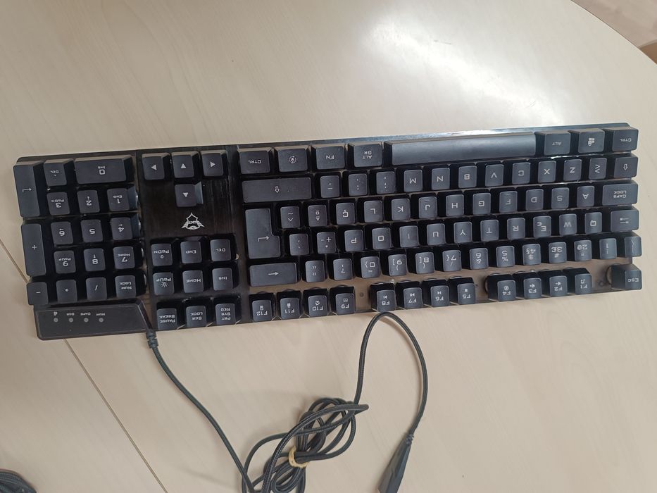 Teclado e rato gamer