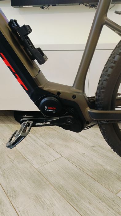 Scott aspect eride 20.Bosch performance cx.