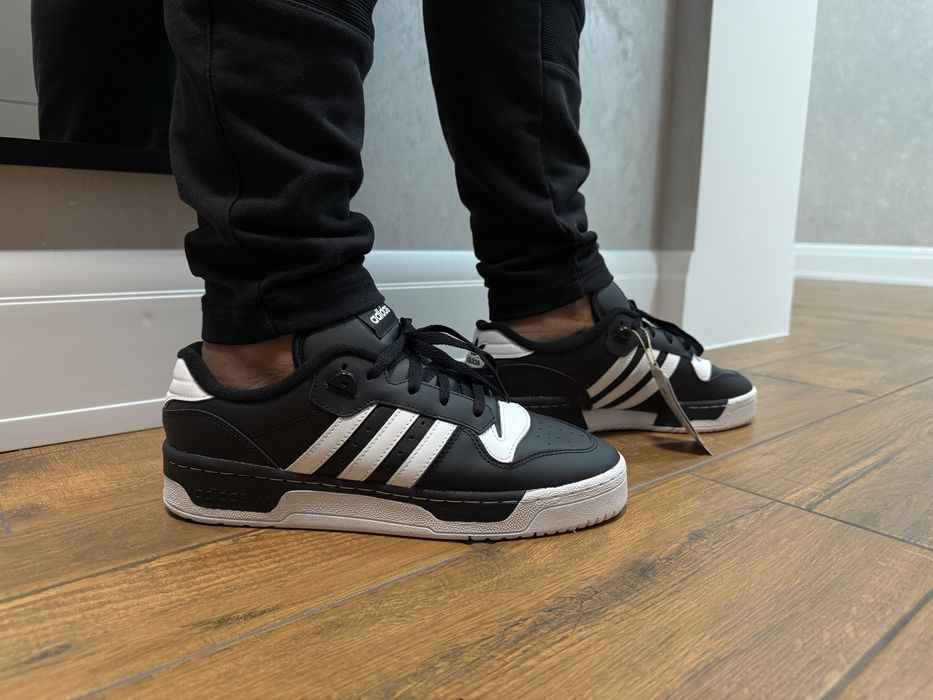 Usa ! Adidas Rivaly Low FZ6327 оригинал р.44-28,5 см