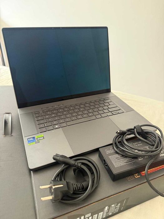 ASUS ROG Zephyrus G16 - 32GB RAM - Intel Core Ultra 9