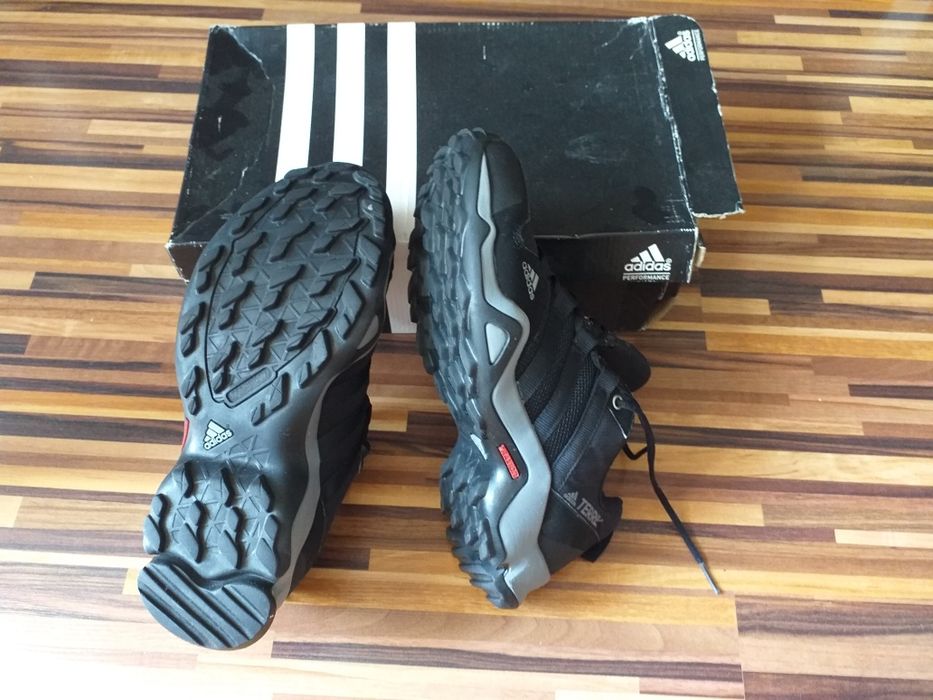 Adidas Terrex 38,5----Oryginał buty młodzieżowe---Czarne,wygodne---Łódż