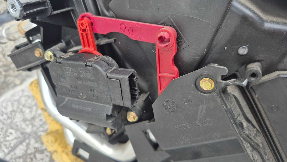 Caixa Sofagem ar condicionado Completa Audi A4 B6 B7 8E  Ref. 8E1820005H original em excelente estado