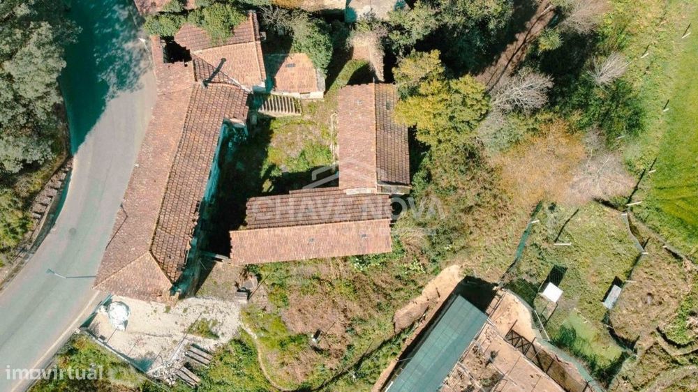 Moradia para restauro com 643 m2 de terreno em Seixezelo