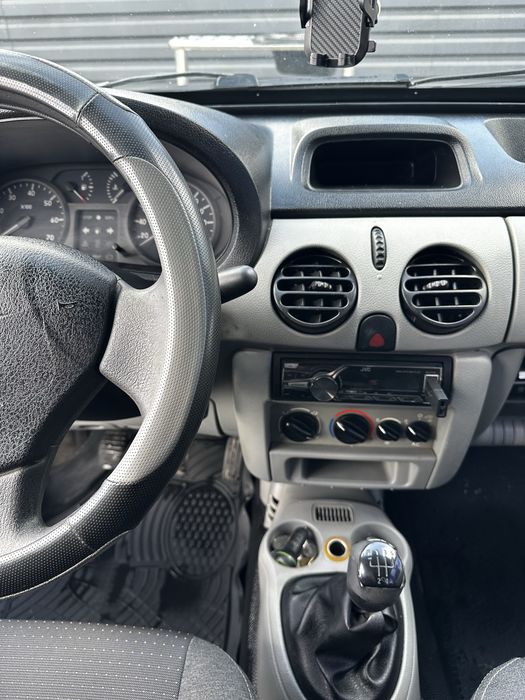 Автомобіль Renault Kango