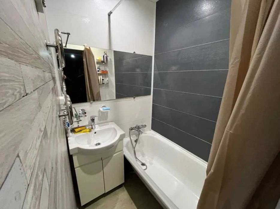 3 кім 70м в багатоповерхівці район БЕРЕЗИНКИ (716302)