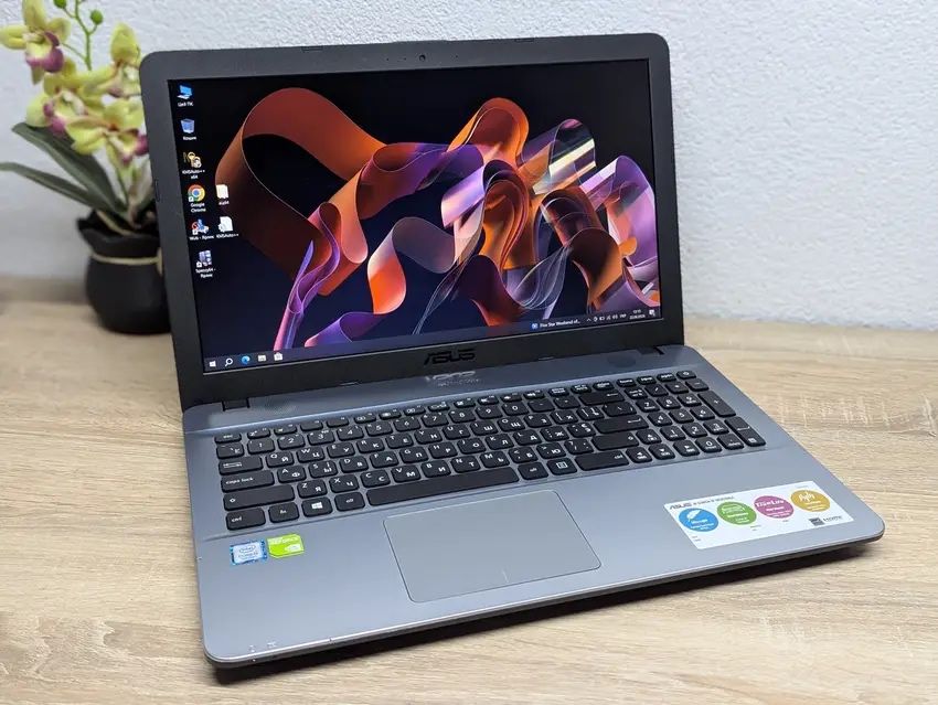 Игровой ноутбук ASUS VIVOBOOK X541U:15.6 FULL HD,INTEL CORE I5-7200U 12 GB DDR4,GEFORCE 920MX 2GB,SSD 256GB