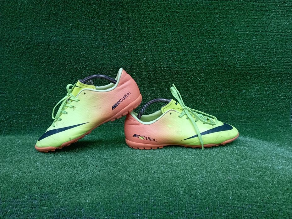 Підліткові кросівки сороконожки Nike Mercurial Victory