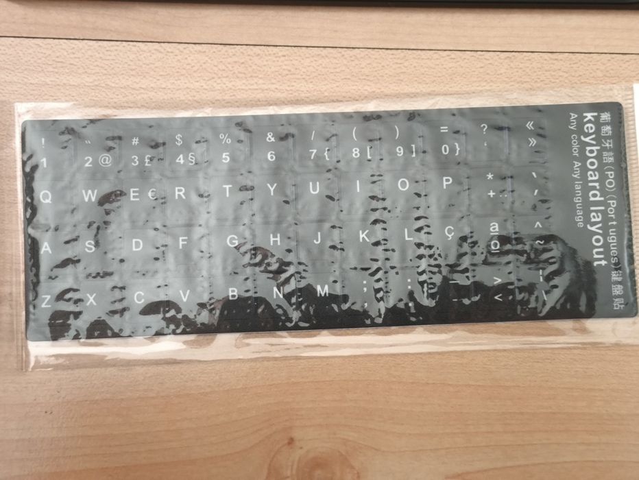 Teclado bluetooth novo com teclas autocolantes em português