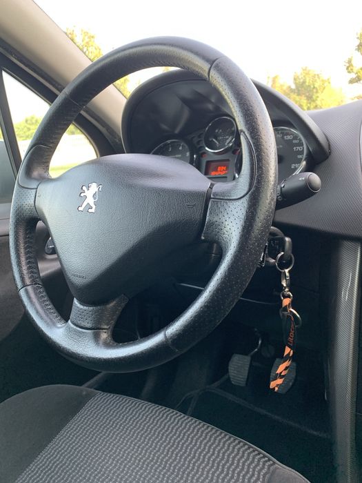 Peugeot 207 // AC// ISOFIX // 184 mkms