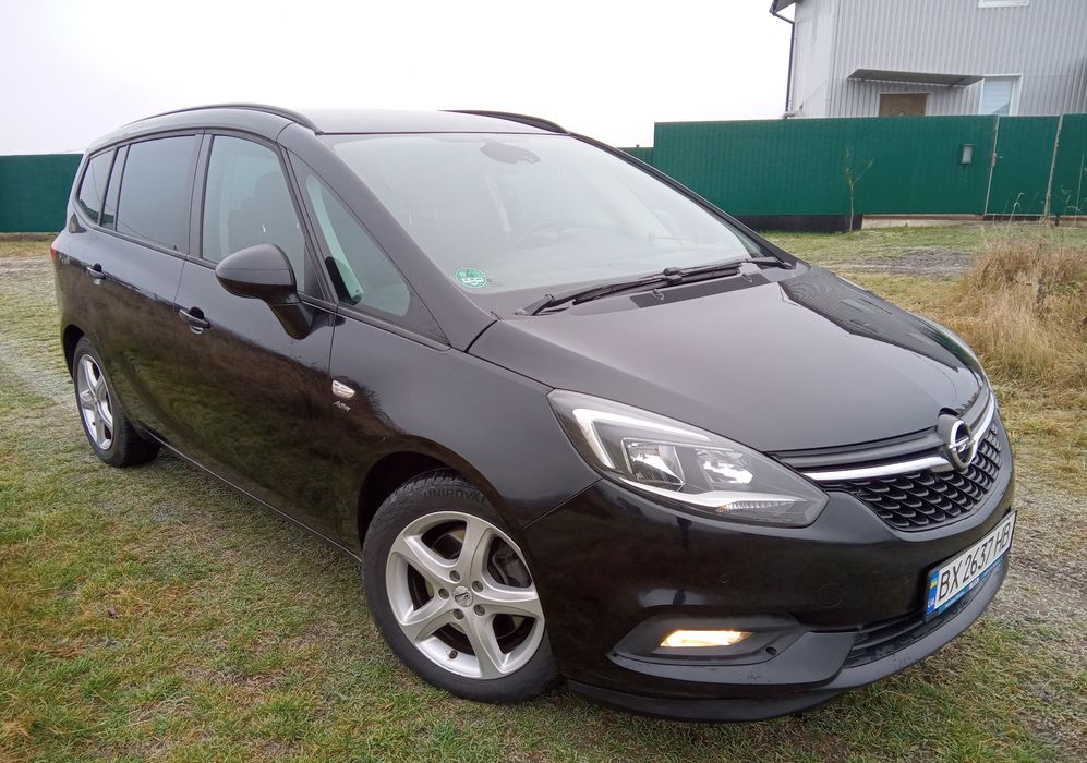 Продам Opel Zafira 2017, 2.0