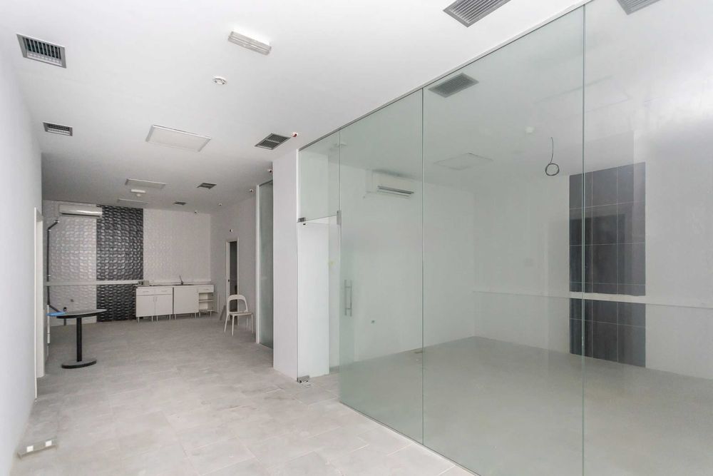 Espaço comercial com 600 m² — instalações novas