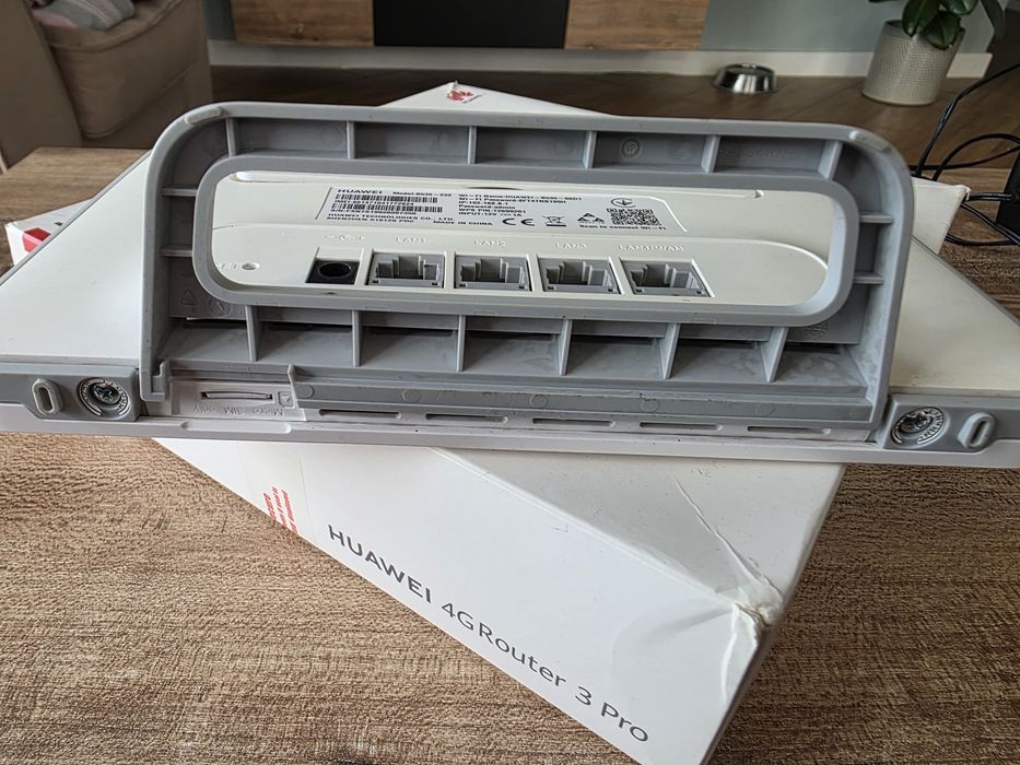 Router + modem LTE Huawei B-535-232