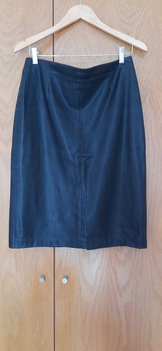 Saia justa em polipele da Zara