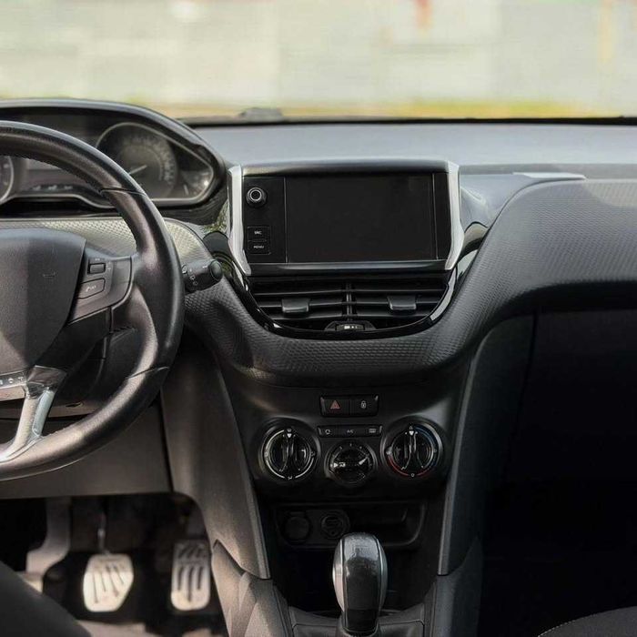 Peugeot 208 pure tech style- versão allure