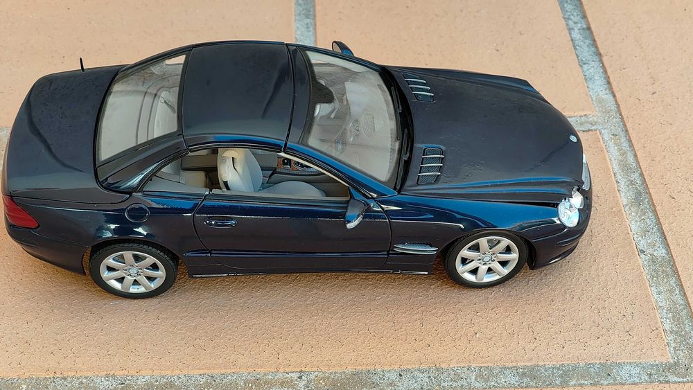 Mercedes Benz SL Class 2001 Minichamps