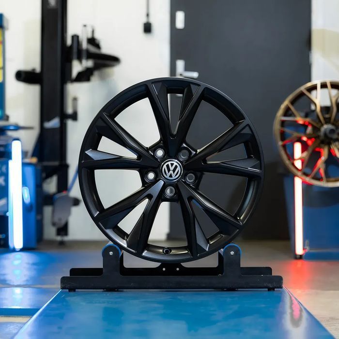 FABRYCZNIE NOWE Felgi 18" Volkswagen Golf Touran Passat Tiguan