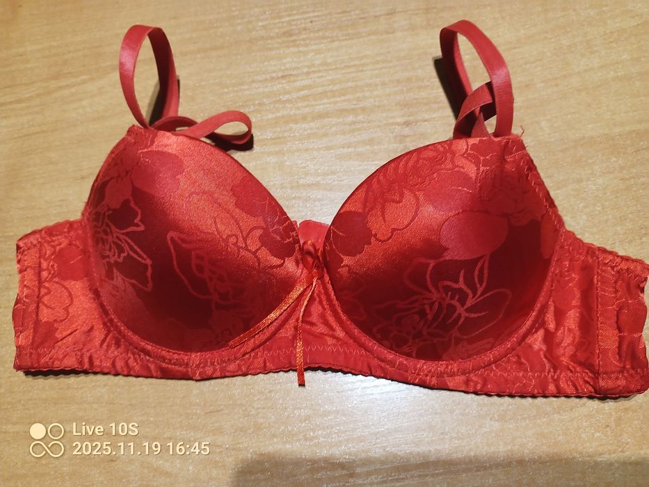 Biustonosz/rozmiar z metki 80 A