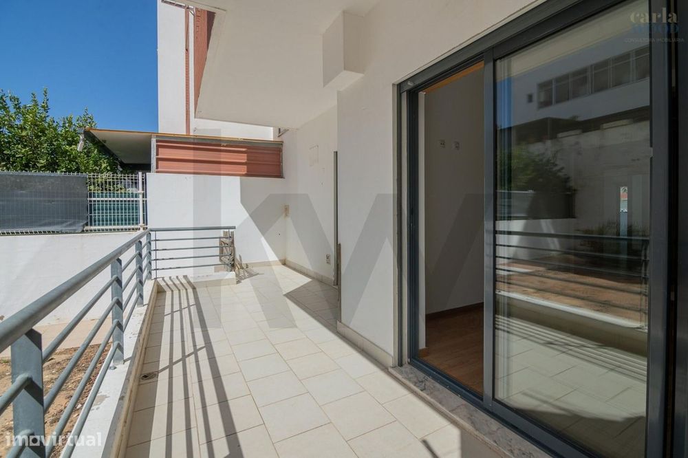 Um fantástico apartamento t2 de rés do chão, com terraço e logradouro
