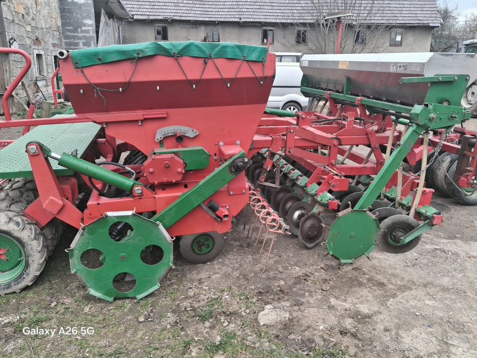 Siewnik zbożowy UNIA IDEA Line