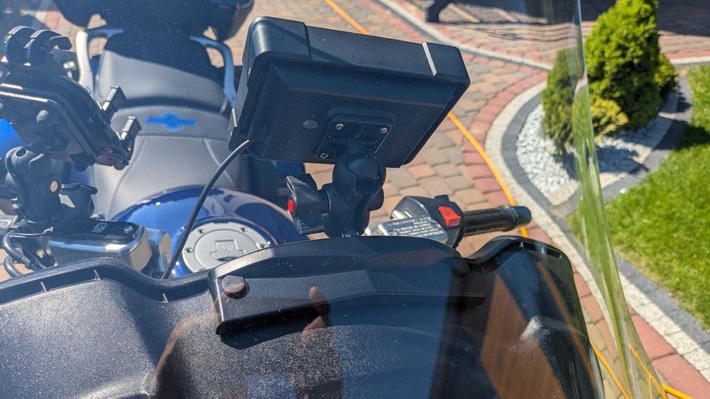 Uchwyty telefonu , nawigacji Honda ST 1300