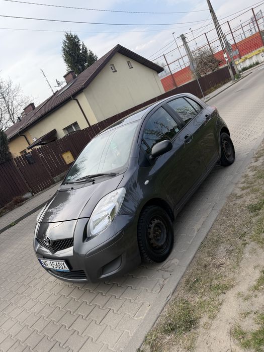 Toyota Yaris 1.0 benzyna