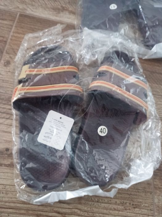 Klapki nowe 8 par.