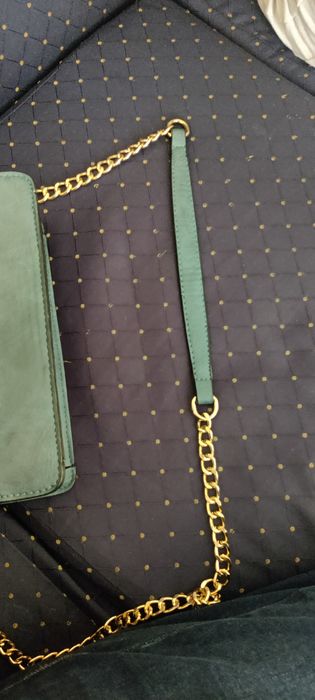 Mala Verde Petróleo com Detalhe Dourado – Muito Elegante