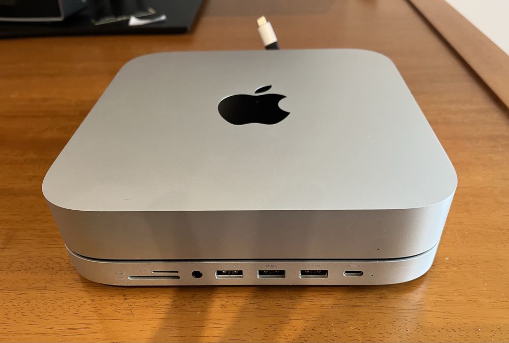 Mac Mini M2 2023 com base HUB para disco SSD